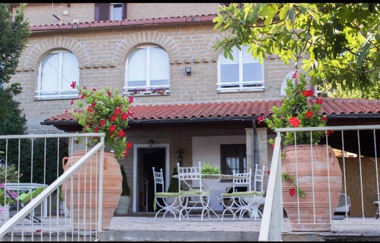 Favoloso Appartamento In Villa Monterosi Exterior photo